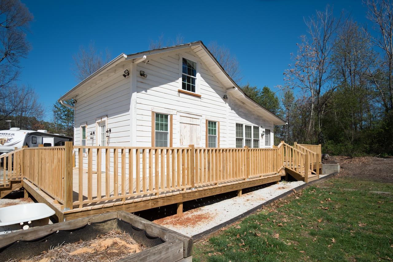 Swamp Rabbit Inn טרוולרס רסט מראה חיצוני תמונה