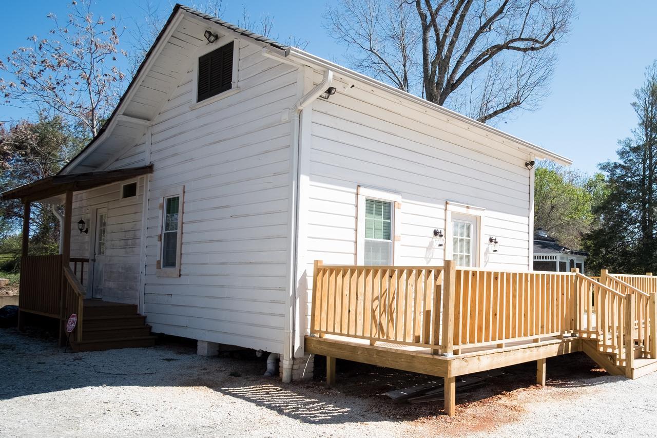 Swamp Rabbit Inn טרוולרס רסט מראה חיצוני תמונה